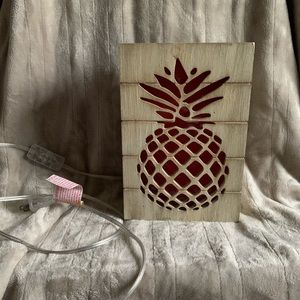 Pineapple light